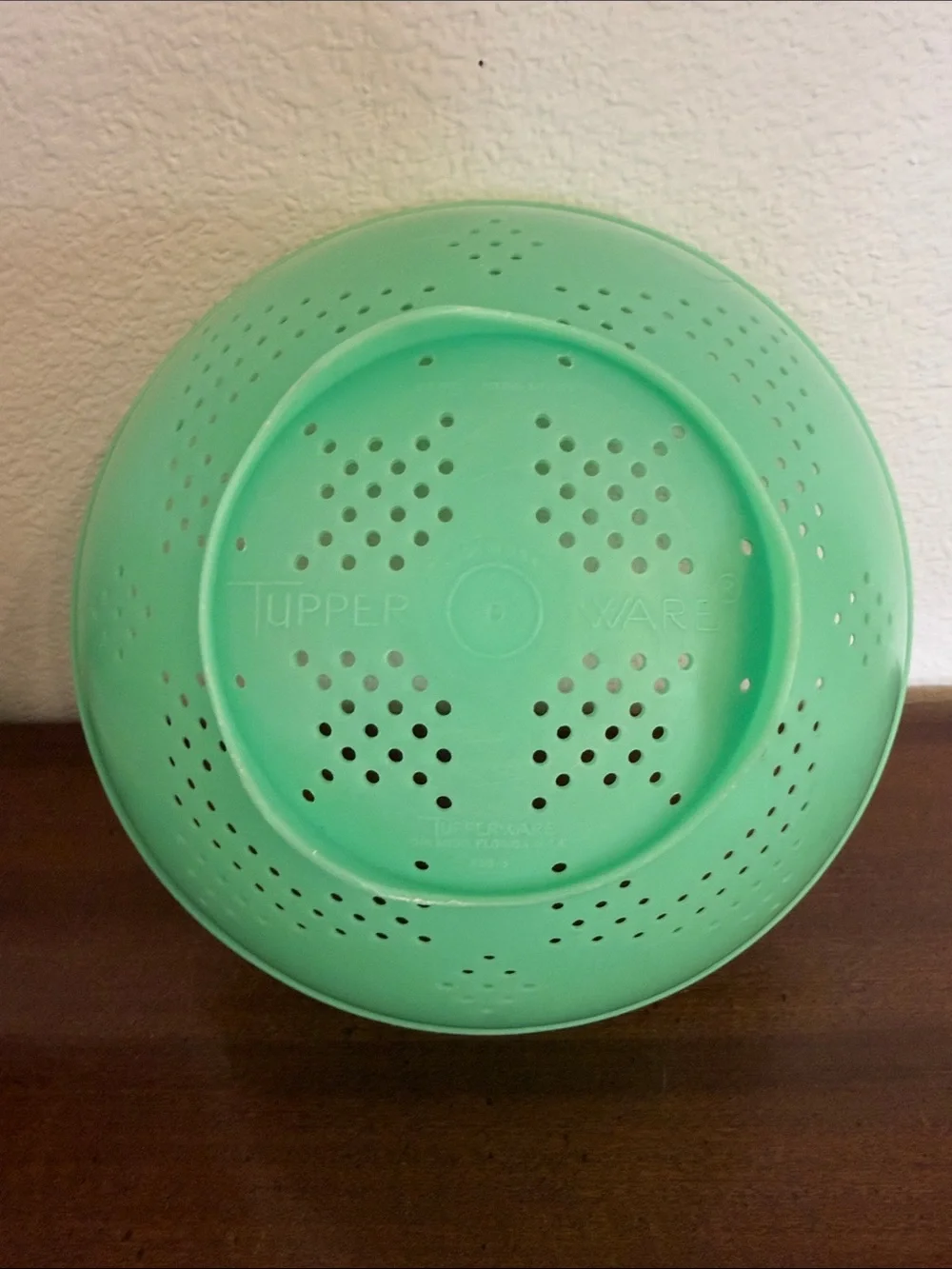 Tupperware Vintage Jadeite Mint Green Plastic Colander